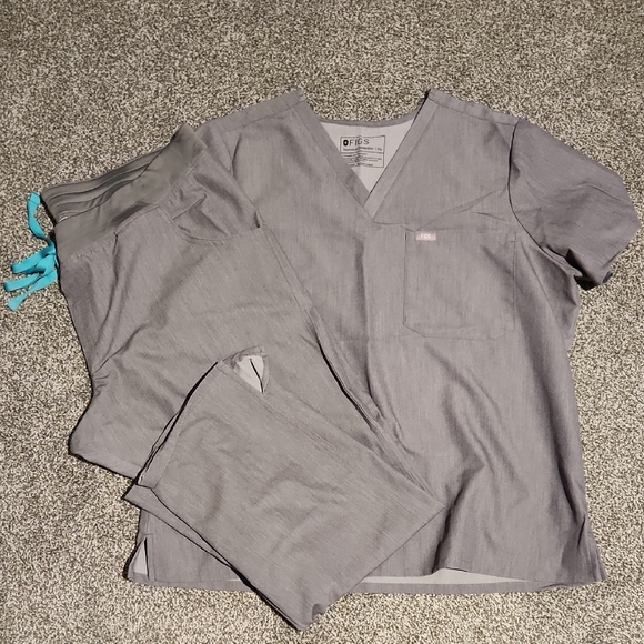 Figs Tops - Figs Graphite Gray Scrub Set - Catarina Top And Kade Cargo Pants XXL